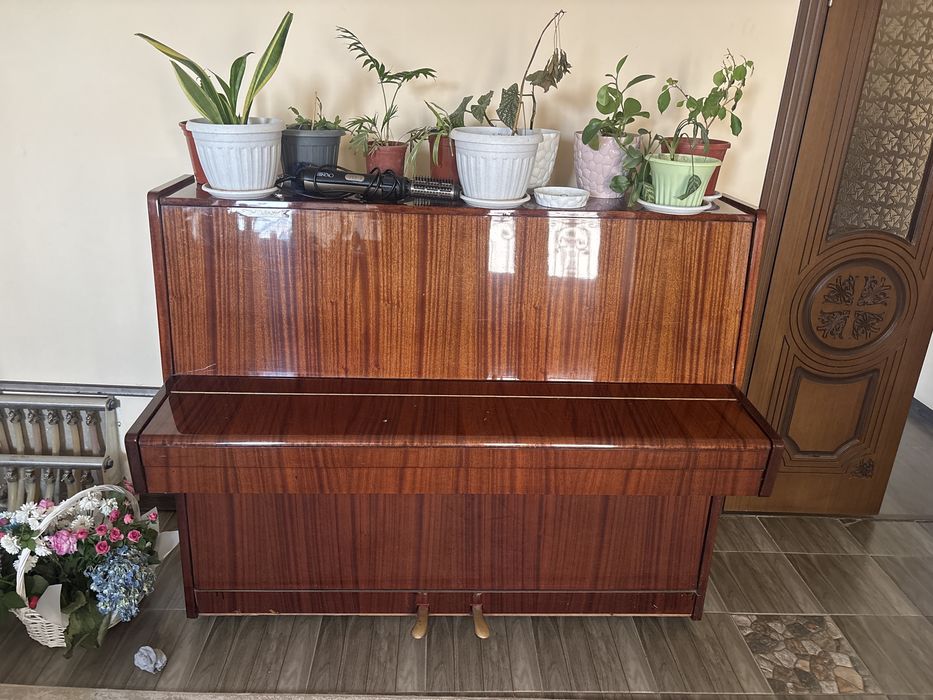 Продаеться пианино в отличном состоянии