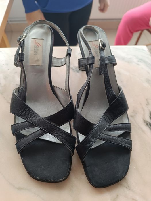 Pantofi și cizme 20 ani vechime