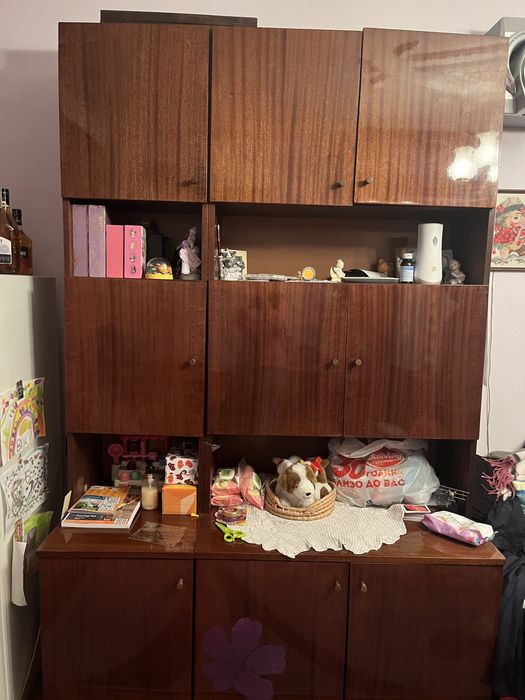 Секция от масивно дърво