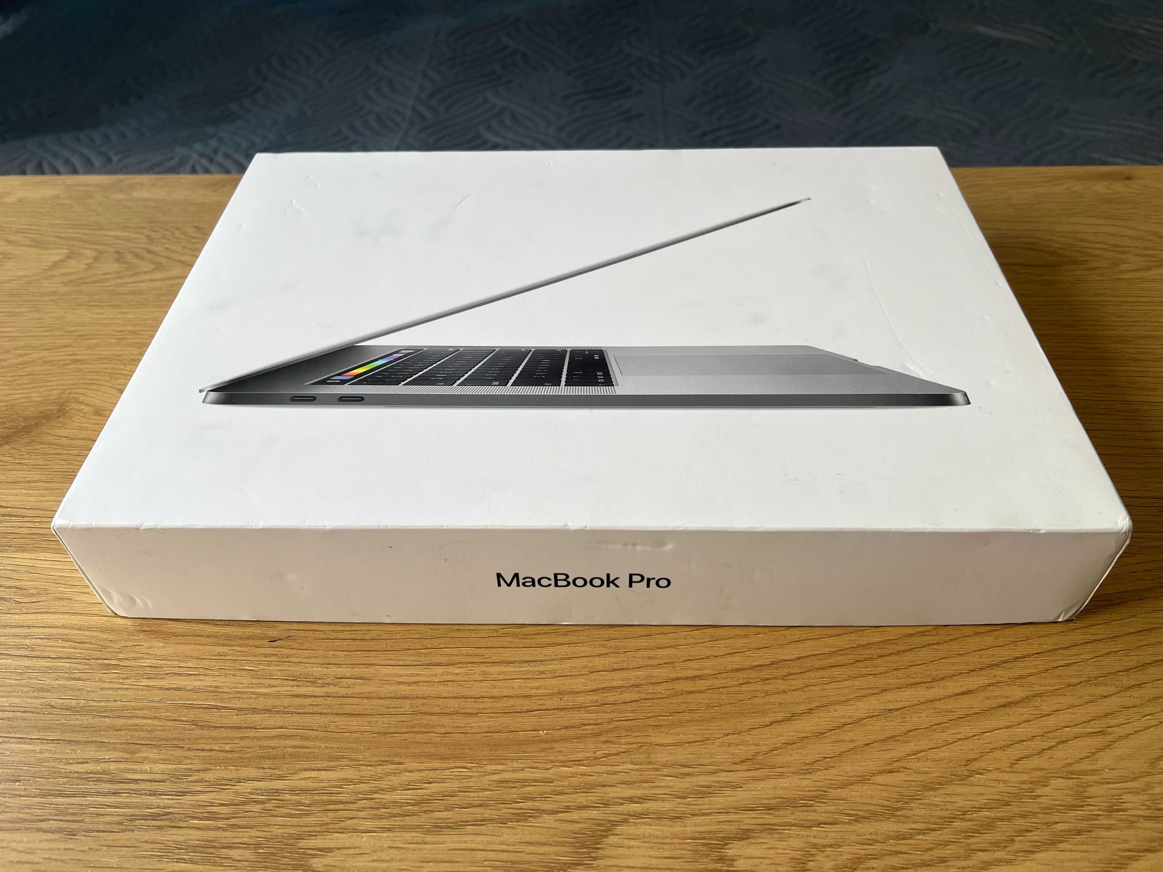 MacBook Pro 15-inch 2017, 2.8GHz, i7, 16RAM, 256GB SSD, A1707