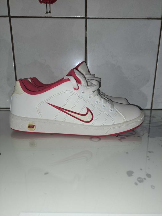vand adidas _NIKE