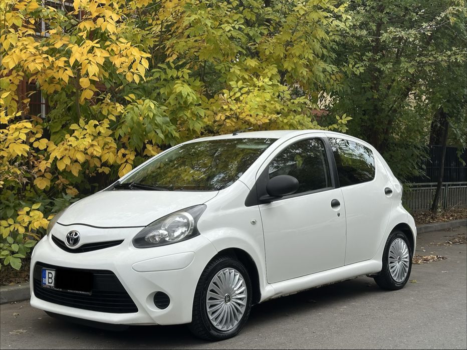 Toyota Aygo 2014 1.0 benzina 70cp EURO 5 consum mic stare impecabila