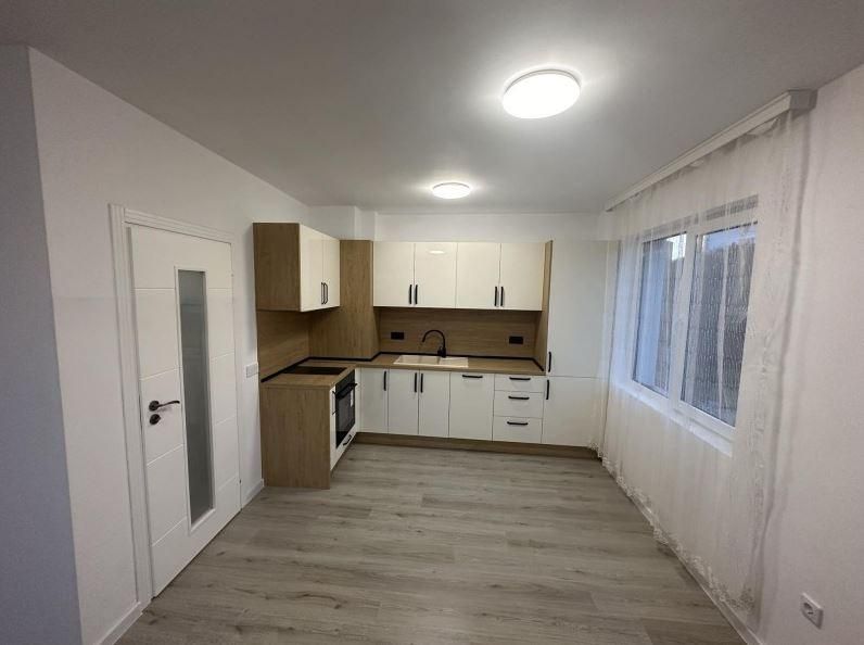 Дава се под наем Двустаен апартамент в Варна, Възраждане 4 - 56 кв.м за 450 € - Снимка #1