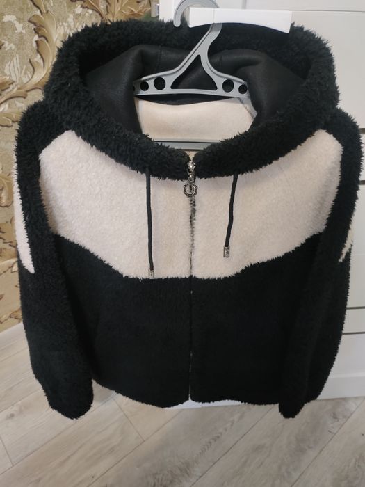 Продам женскую куртку