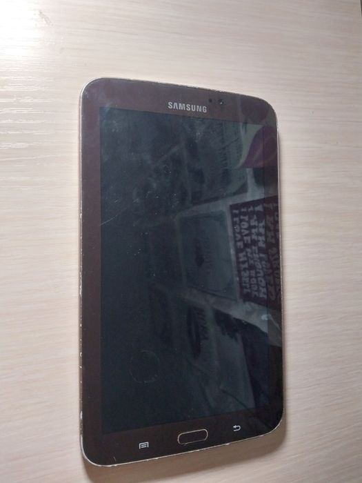 Продам планшет Samsung на запчасти(не рабочий)