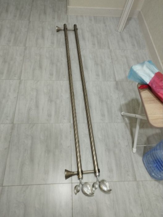 Продам карнизы только