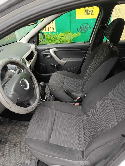 Dacia Logan  in perfecta stare  cu un set de roti de iarna de