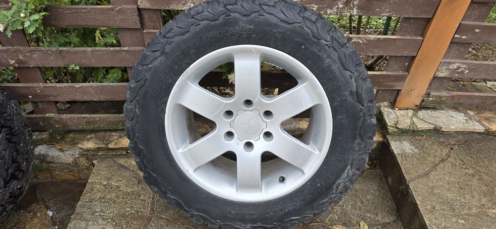 Гуми BFGOODRICH +джанти 18''