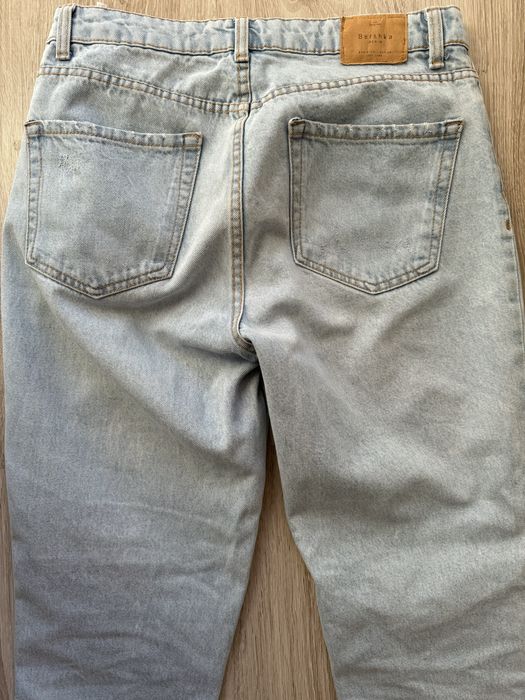 Blugi rupti talie medie