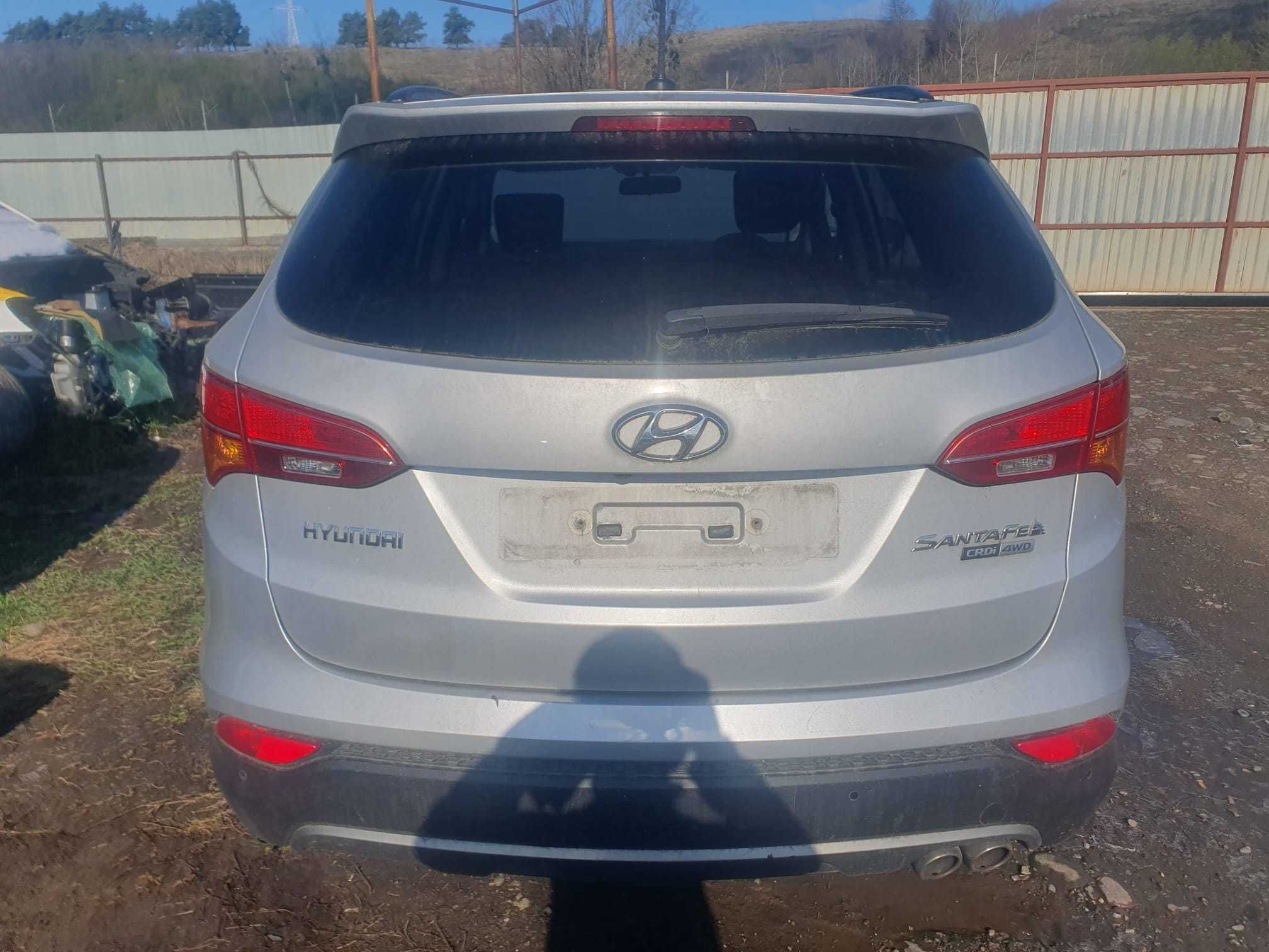 Dezmembrez Hyundai Santa Fe Premium 2.2 CRDI 4x4 2013