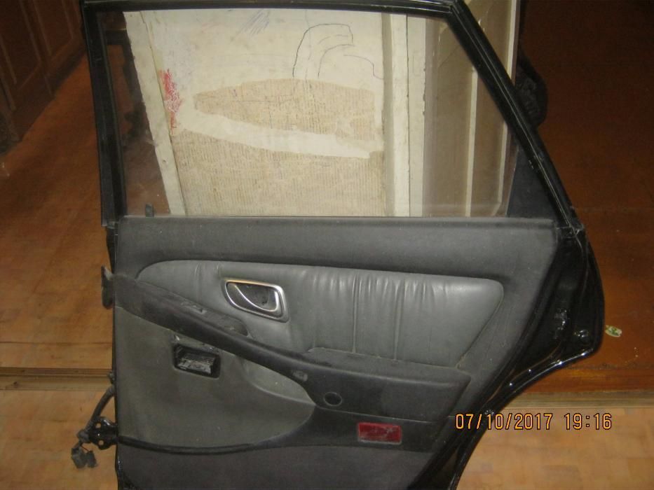 Задняя правая дверь продам митсубиси сигма.