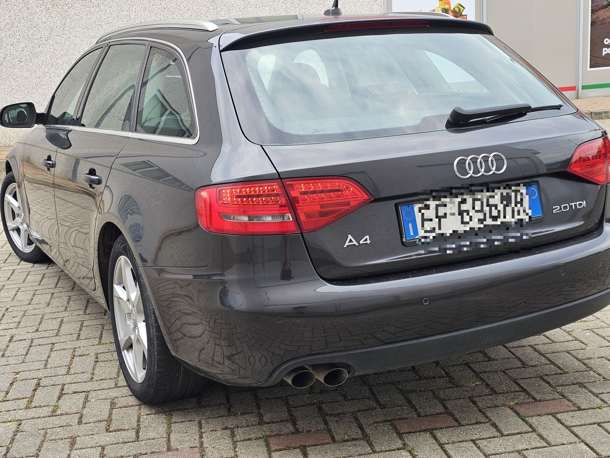 Audi A4 2.0tdi 143cp *manual* Navi/Led/Xenon/Pilot/Incalzire in scaune