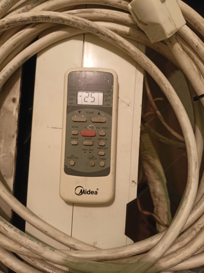 Климатик Midea 24