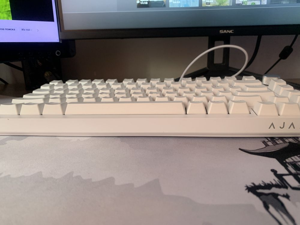 Продам клавиатуру ajazz ak820