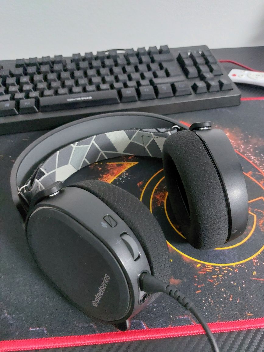 Casti gaming steelseries