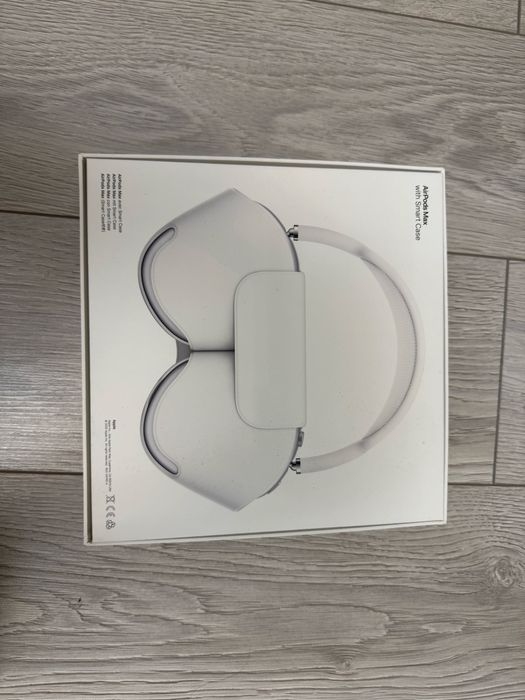 Продаю AirPods Max