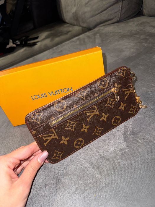 Дамска чантичка на Louis Vuitton
