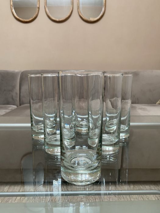 Set de 6 pahare, din sticlă. Capacitatae pahar: cca. 490 ml.