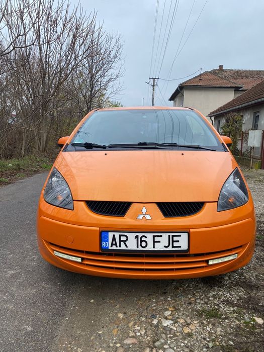 Vând Mitsubishi colt An 2008