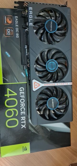 Placă video RTX 4060 8 gb
