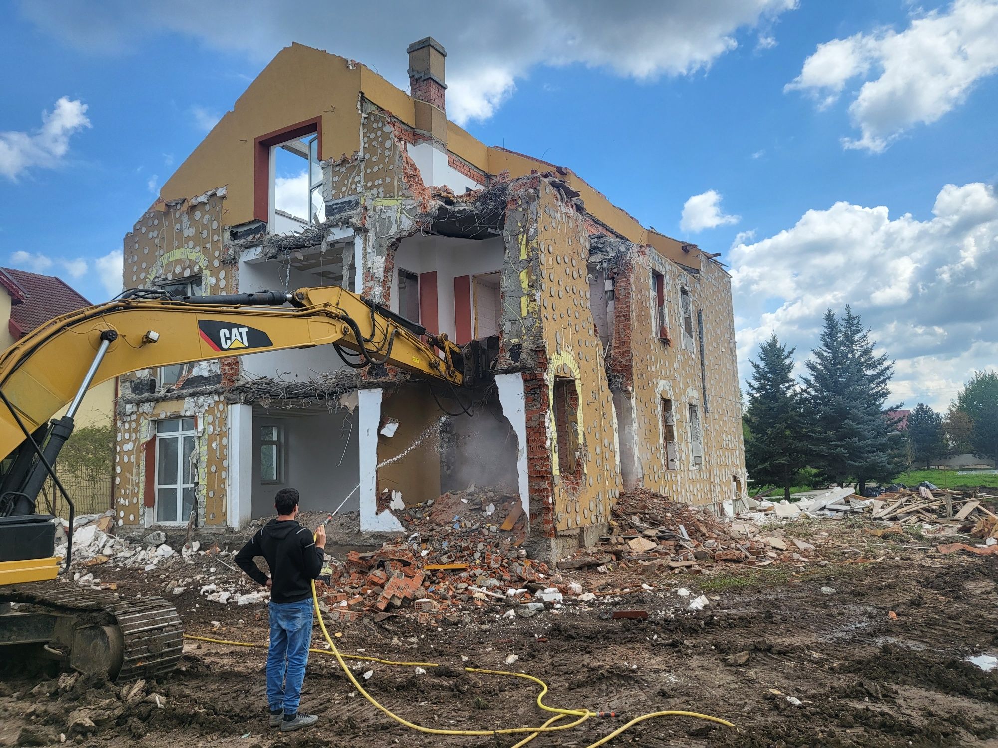 Demolari case , Excavații,  Clădiri Comerciale , Sapaturi  foarfeca