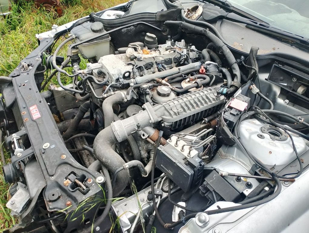 Продавам clk 220 cdi W209 на части