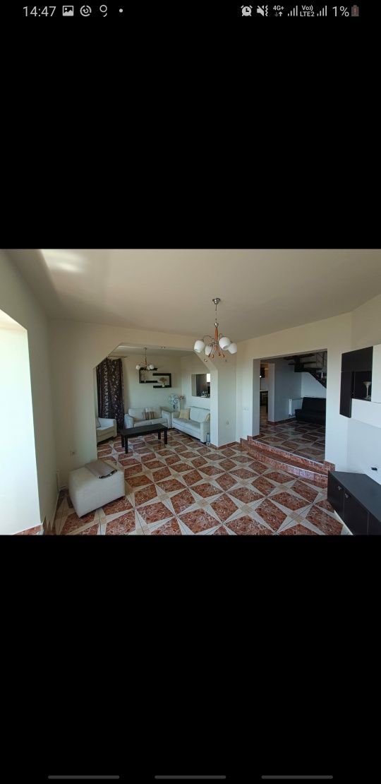 Apartament spatios, curat și frumos