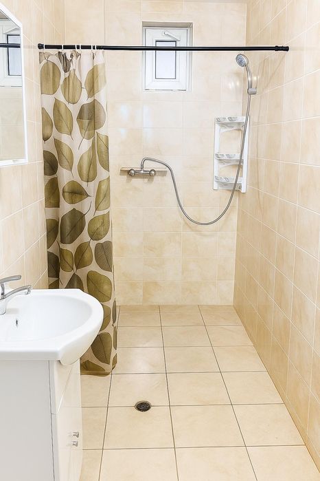 Дава се под наем Тристаен апартамент в Пловдив, Център - 100 кв.м за 434 € - Снимка #4