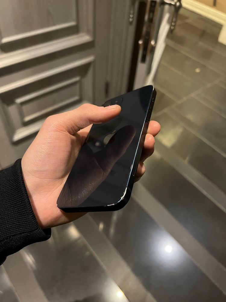 Iphone 12 в хорошем состояний