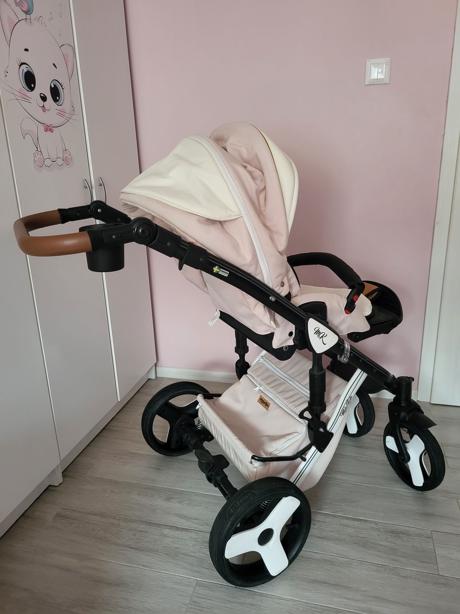 Комбинирата бебешка количка 2 в 1 Milukids Starlet