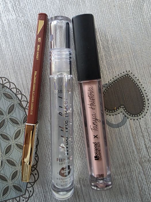 Продавам лот козметика- Huda Beauty, Missha, Essence, Loreal, Lollipop