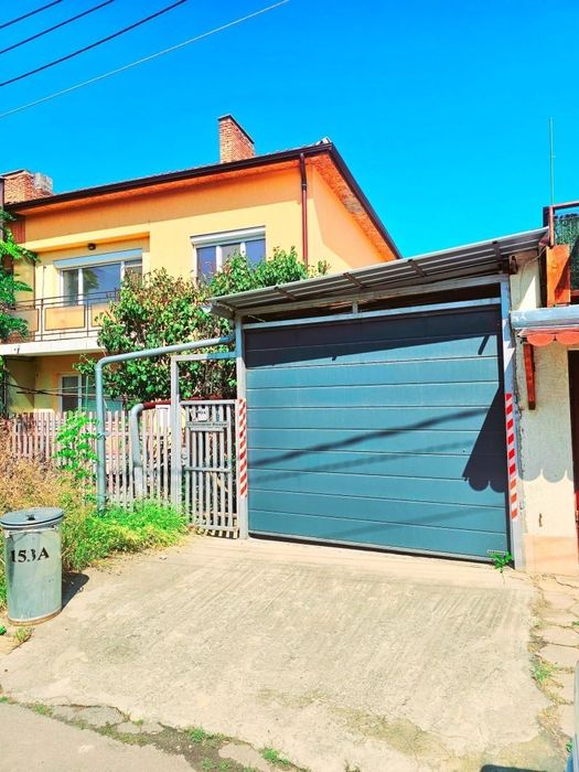 Къща в София-Левски площ 190 цена 350000