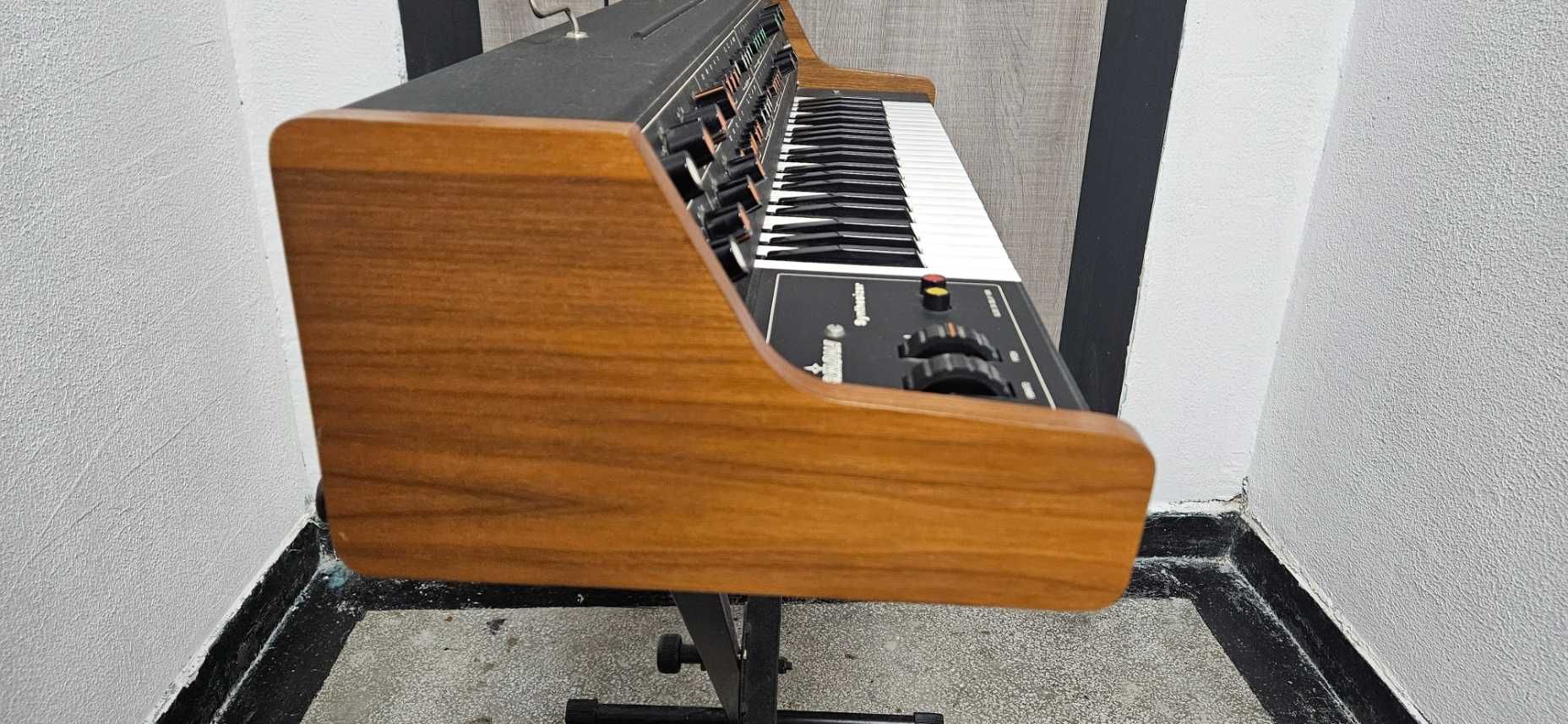 Vermona synthesizer 1982 с кутия
