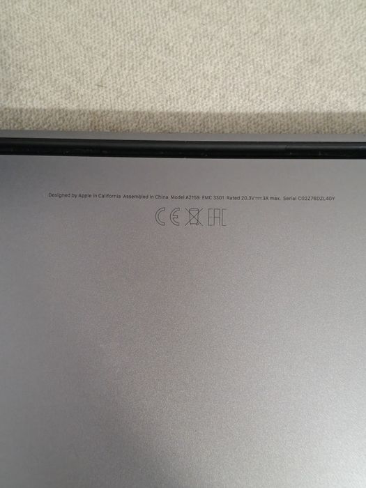 Doua Macbook pro touch - pentru piese