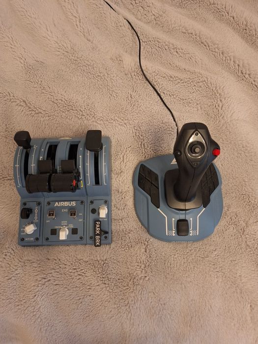 Vand Airbus TCA pack cu throttle, Joystick și accesorii.