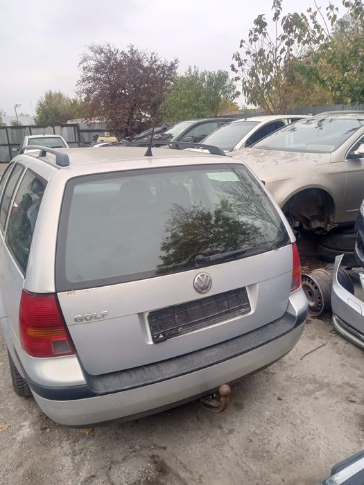 Dezmembrez Volkswagen Golf IV Combi