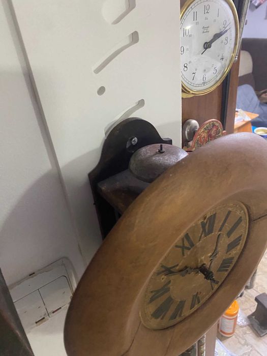 ceas taranesc cu pendul si greutati