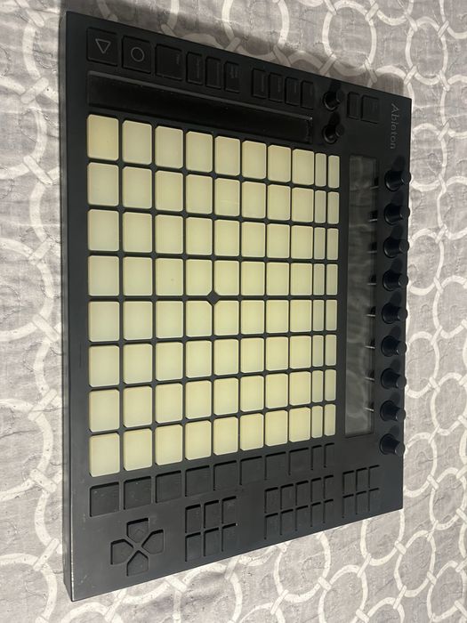 Ableton Push, софт-тач убран, ручки заменены на свежие (и старые есть)