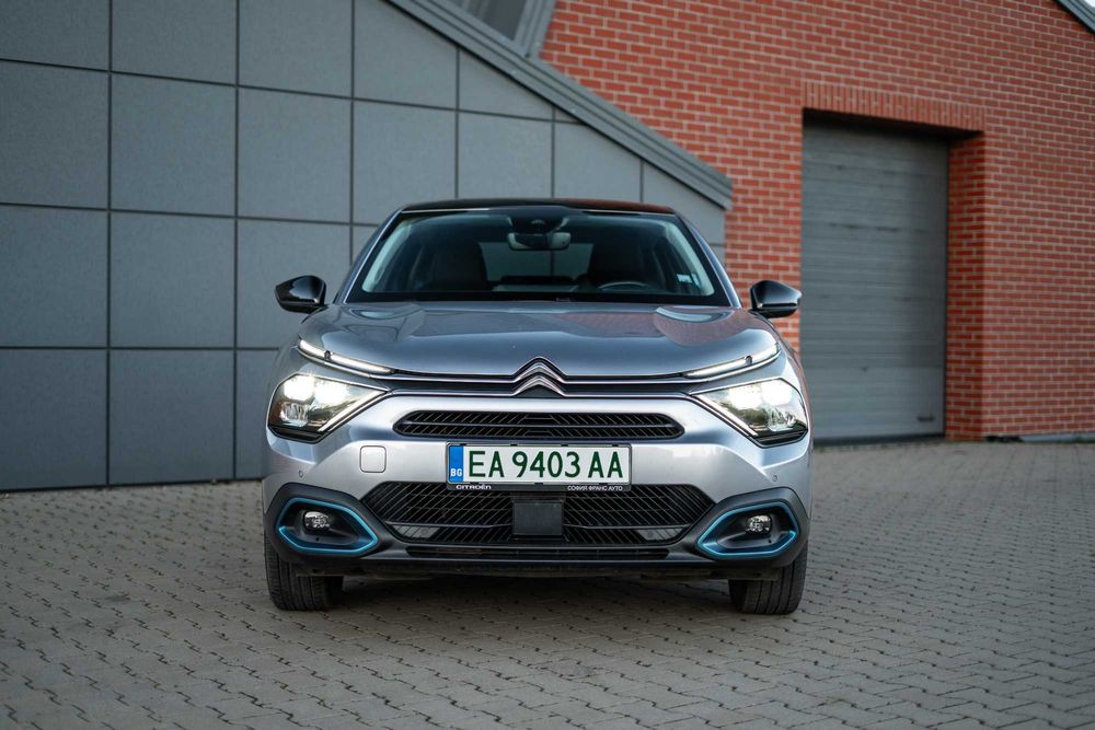 Citroën ë-C4 X – 2023 г., най-високо ниво на
оборудване, като нова!