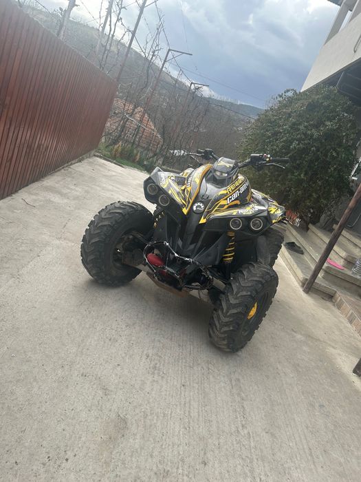 Vând sau schimb cu auto can am renegade 1000