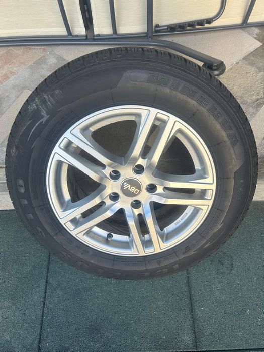 Jante aliaj și anvelope iarna 215 60 R16