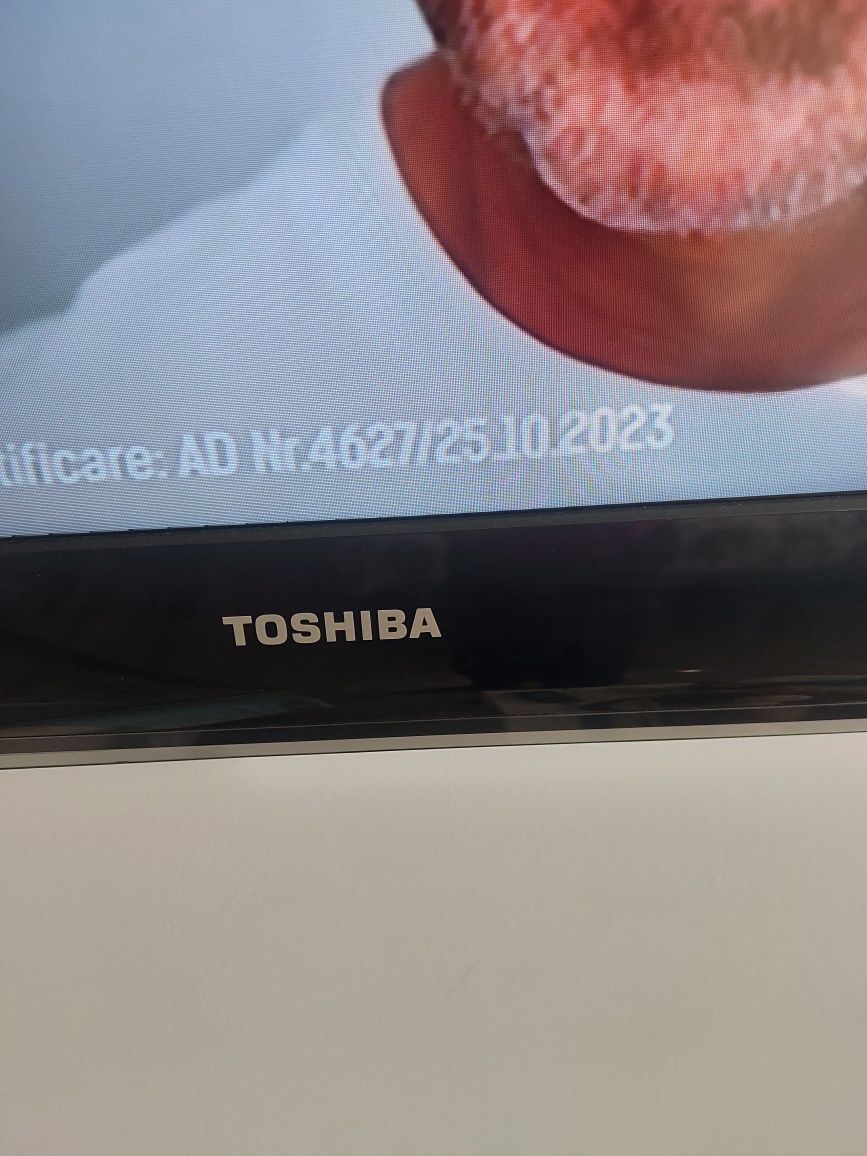 Televizor 80 cm Toshiba