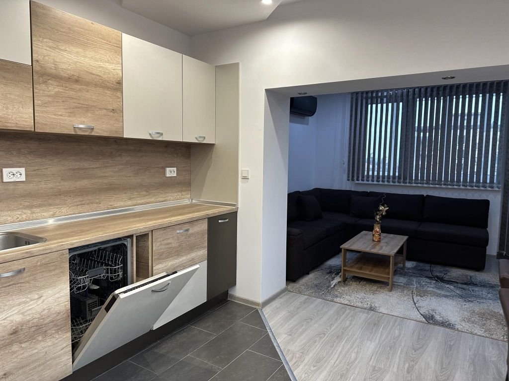 Продава се Четиристаен апартамент в Стара Загора, Център - 84 кв.м за 1584 €/кв.м - Снимка #5