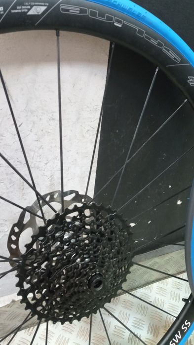 Rotii gravele/cursiera dtswiiss r 32 db