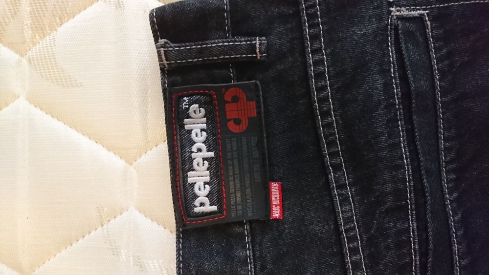 Blugi Hip-Hop PellePelle stilled by Marc Buchanan
