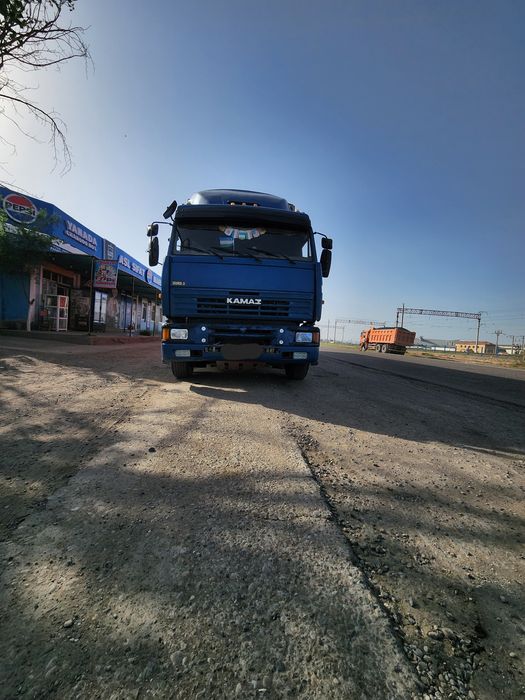 Kamaz evro 2011 Padushka Zf karobka 8 talik  Pritsep 2005xolati yaxshi