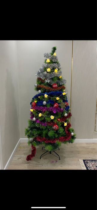 Продам красивая пышная елку 2 метра