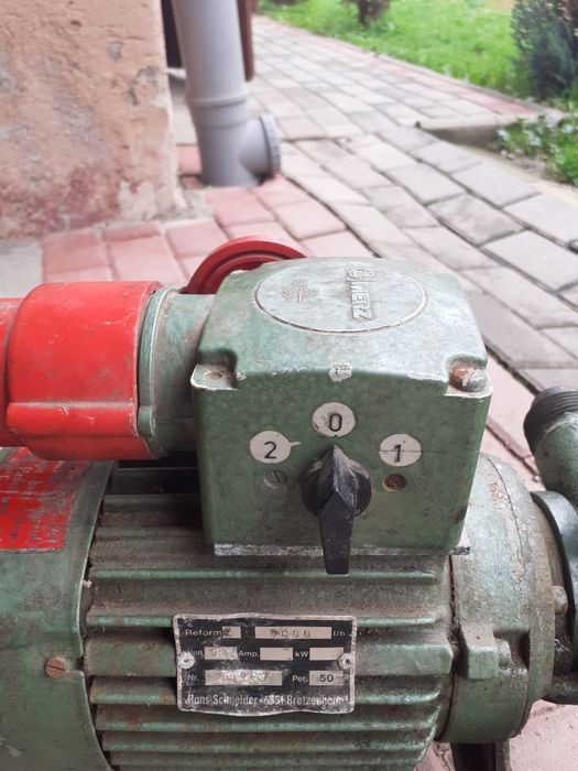 Motor trifazic cu cablu