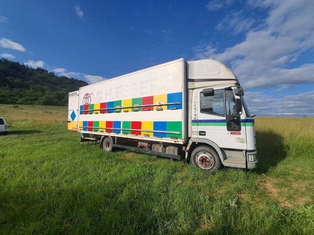 Camion apicol iveco cu stupi