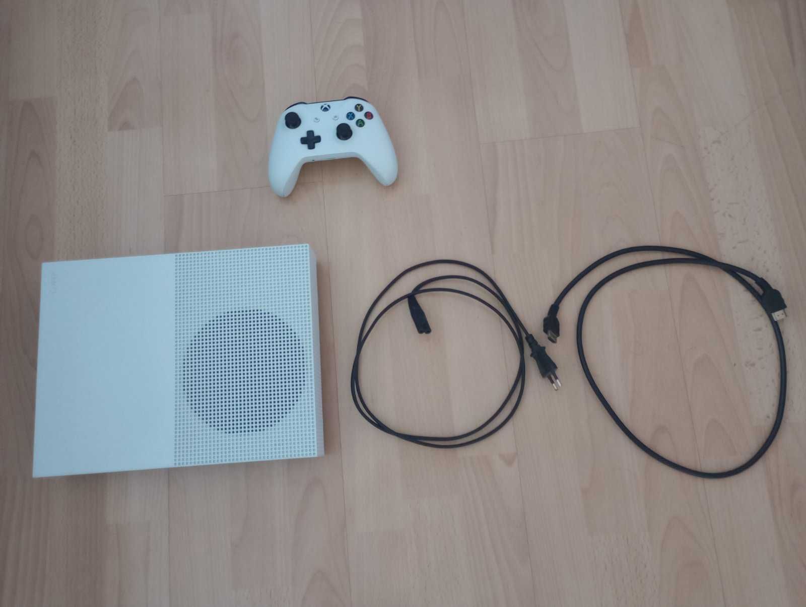 Продавам XBOX one и слишалки logitech G335
